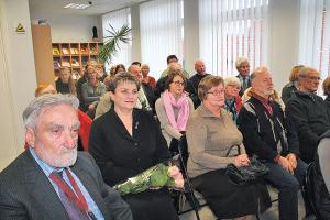 Susirinkusiųuų būrį į knygos pristatymą papildė iir LR Seimo narė ir viena iš knygos rėmėjų Dangutė Mikutienė