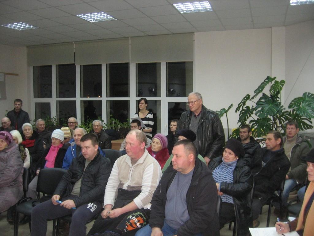 2.Susirinkimo metu apie blogai paklotą asfalto dangą Atgimimo gatvėje kalbėjo Lentvario bendruomenės „Atgimimas“ atstovas