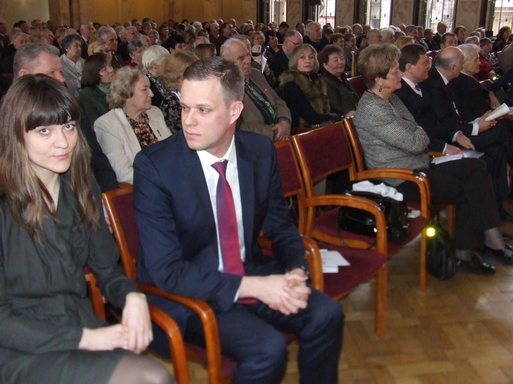 Suvažiamo svečiai ir dalyviai (iš kairės) Radvilė Morkūnaitė – Mikulėnienė,  Gabrielius Landsbergis Vida Marija Čigriejienė