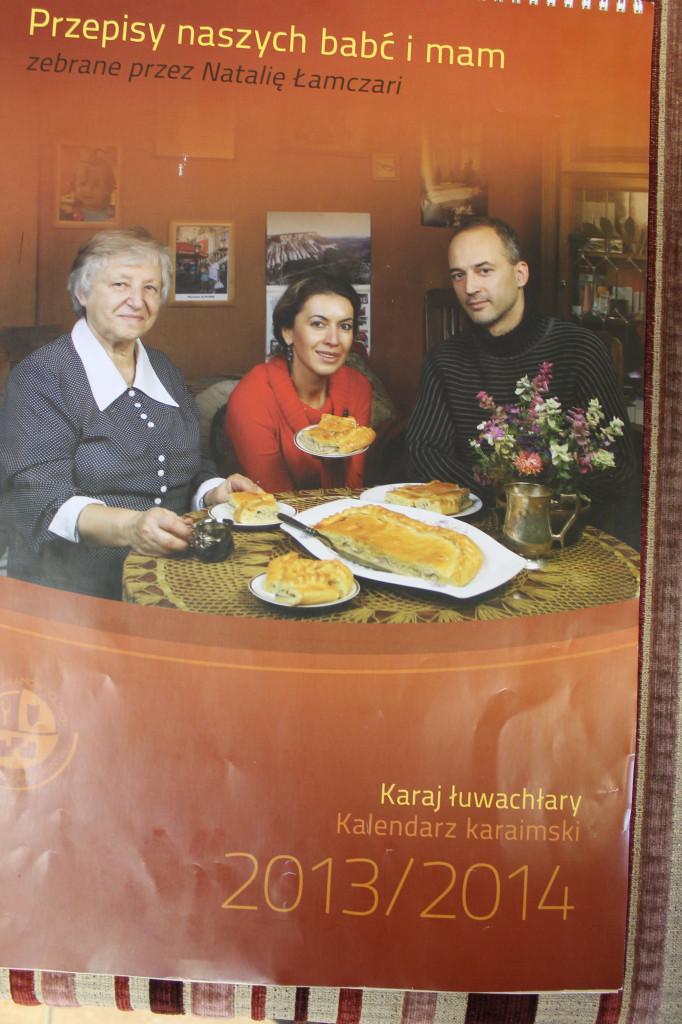 Kalendoriaus sudarytoja Natali Lamčari (centre) su savo vyru ir Zofija Dubinskaja