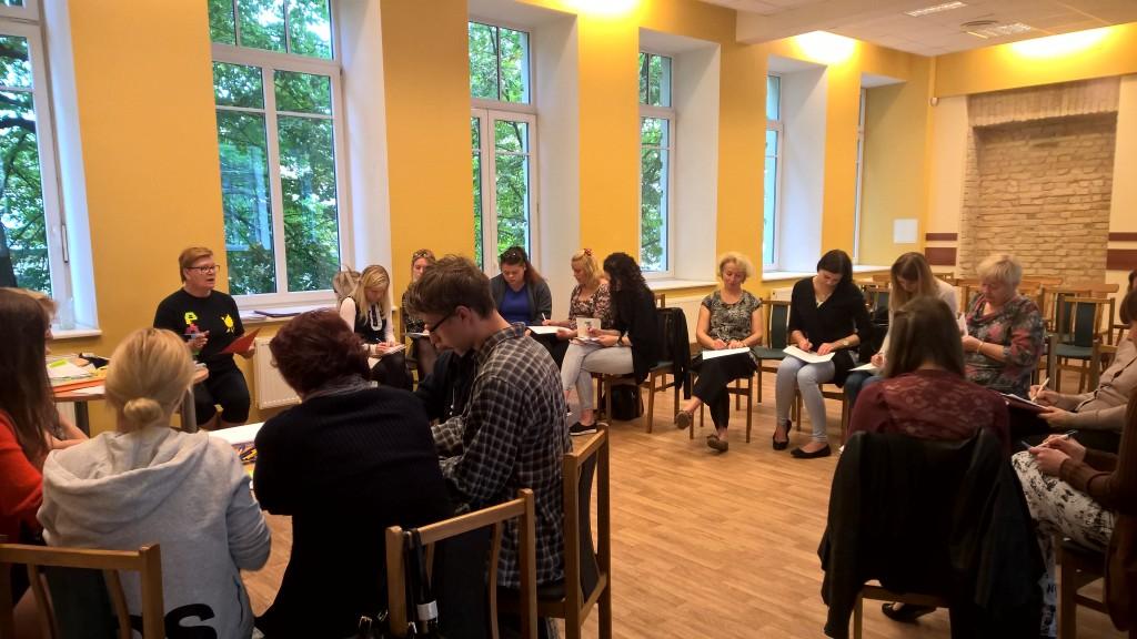 Mokymai vyksta Vilniaus dienos ir suaugusiųjų mokymo centrų darbuotojams