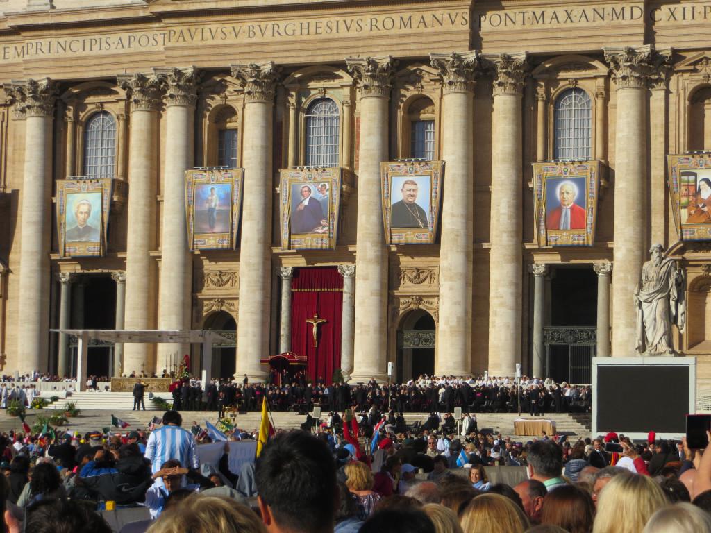 Spalio 26 d. Popiežius Pranciškus kanonizavo septynis palaimintuosius