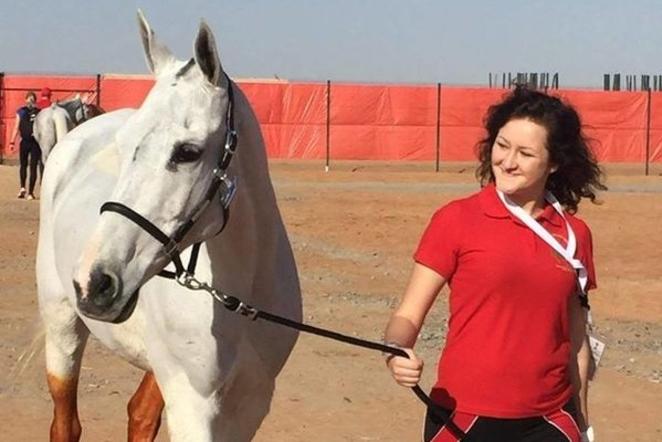 ​Lietuvos raitelė G. Mateikaitė ištvermės jojimo varžybas Dubajuje sulygino su Dakaru
