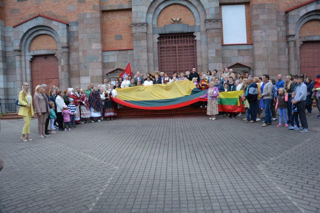 Lietuvos Karaliaus Mindaugo karūnavimo dienos minėjimas Lentvaryje