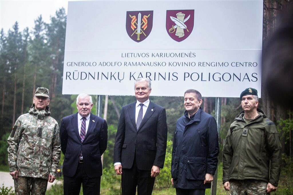 Lietuvos kariuomenė žengia į Rūdninkų poligoną