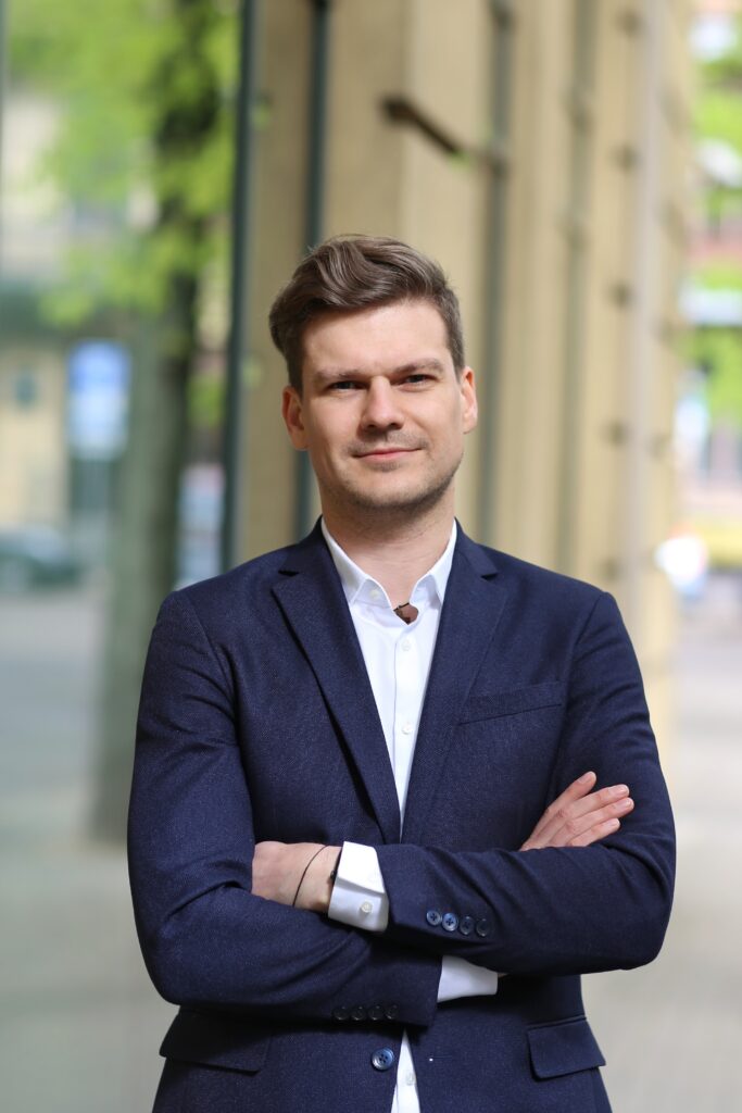 Kaip savivaldybės stengiasi susigražinti užsienio lietuvius: apmoka būstą, verslo pradžią ir moko lietuviškai nekalbančius vaikus