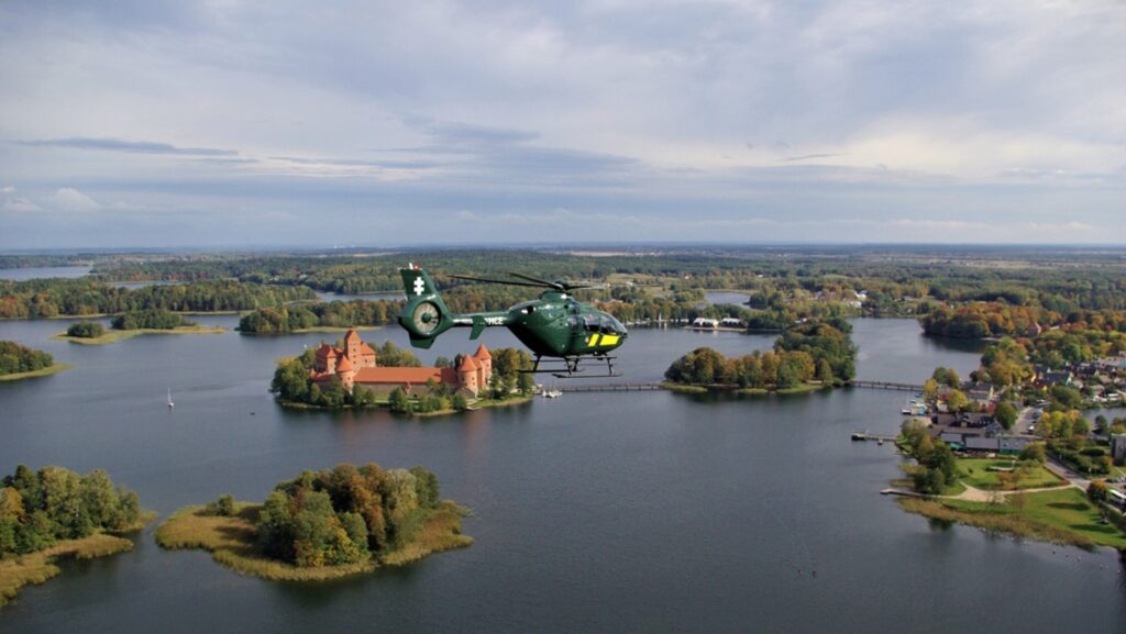 Trakų rajono Paluknio kaime įsikūrusi Valstybės sienos apsaugos tarnybos (VSAT) Aviacijos valdyba mini 30-ąsias veiklos metines