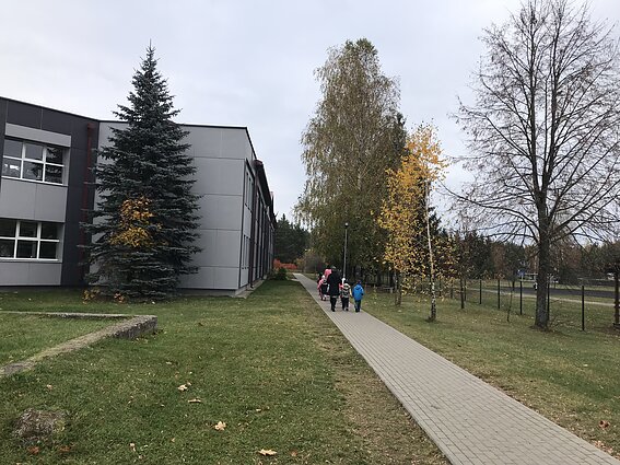 Klasėje – vos du dvyliktokai: lietuviškos tvarkos nepaisančios lenkiškos mokyklos ginti atvyko net viceministras iš Varšuvos