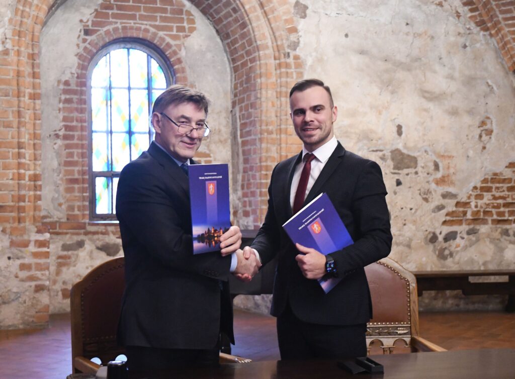 Savivaldybė pasirašė bendradarbiavimo sutartį su Vytauto Didžiojo universitetu