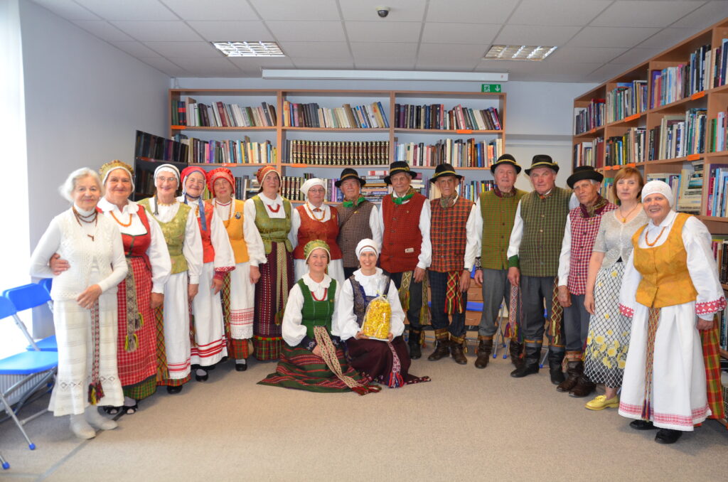 Pasivaikščiojimai po Dzūkijos kraštą su Trakų folkloro ansambliu „Radasta“