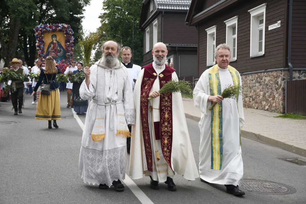 Trakuose buvo švenčiama gražias tradicijas turinti Žolinė – Švč. Mergelės Marijos ėmimo į dangų iškilmė