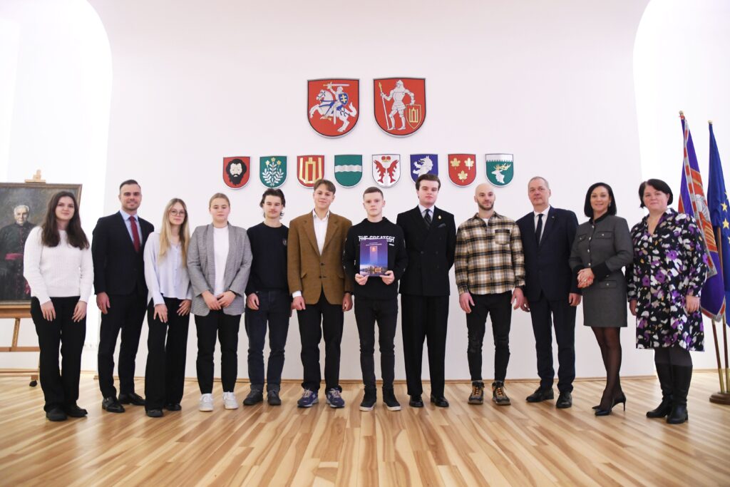Apdovanoti Trakų rajono savivaldybės 2023 m. jaunimo apdovanojimų nugalėtojai