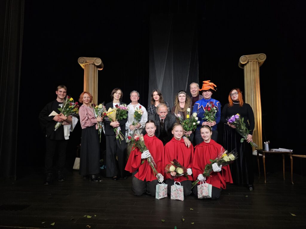 Lentvario Dvaro teatras pristatė premjerą „Kol dar gyvenu“